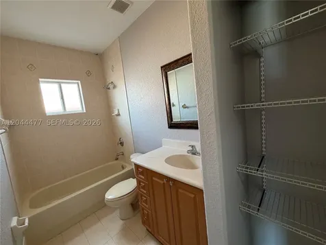 7753 NW 201st Terrace Hialeah FL 33015