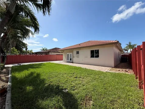 7753 NW 201st Terrace Hialeah FL 33015