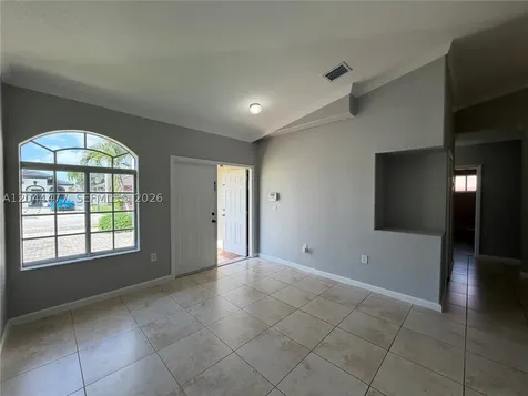 7753 NW 201st Terrace Hialeah FL 33015