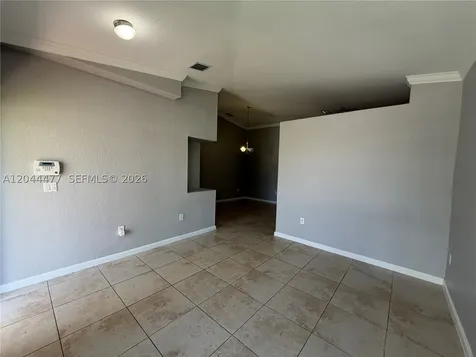 7753 NW 201st Terrace Hialeah FL 33015
