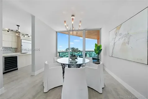 300 S Pointe Drive Miami Beach FL 33139