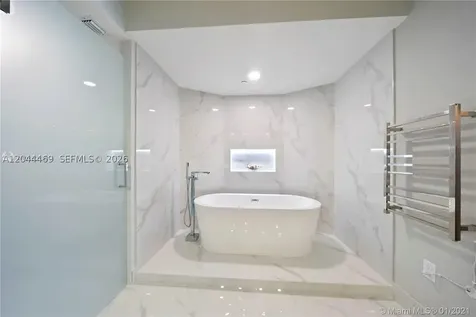 300 S Pointe Drive Miami Beach FL 33139