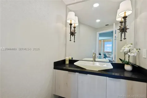 300 S Pointe Drive Miami Beach FL 33139