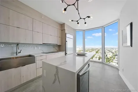 300 S Pointe Drive Miami Beach FL 33139
