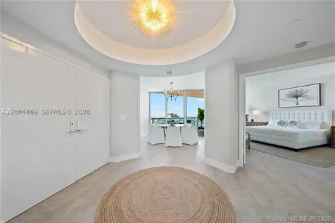 300 S Pointe Drive Miami Beach FL 33139