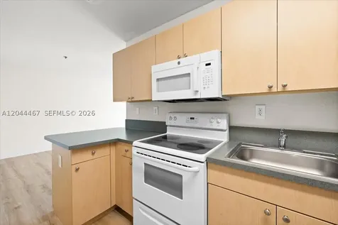 437 SW 7th Street Miami FL 33130