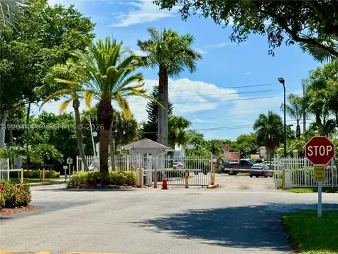 1044 S Independence Drive Homestead FL 33034