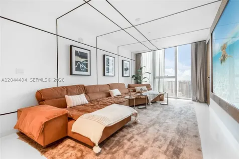 300 Biscayne Blvd Way Miami FL 33131