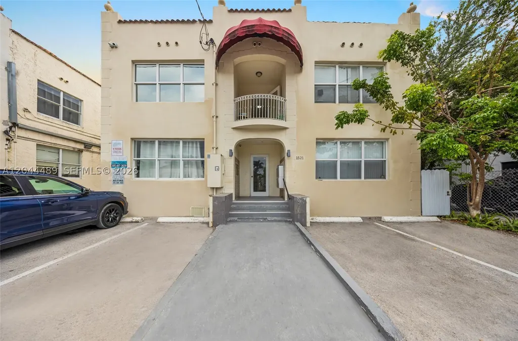 1521 SW 7th Street Miami FL 33135