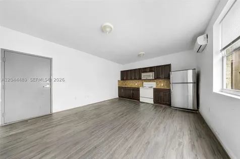 1521 SW 7th Street Miami FL 33135