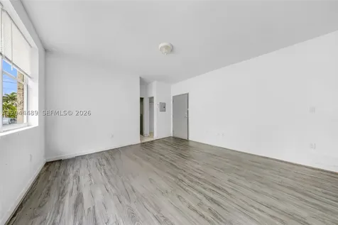 1521 SW 7th Street Miami FL 33135