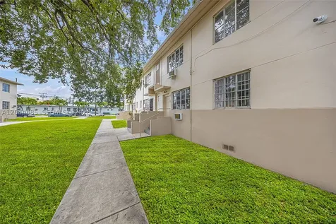 931 SW 3rd Street Miami FL 33130