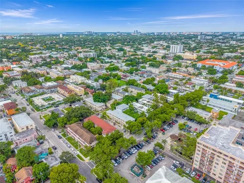 931 SW 3rd Street Miami FL 33130
