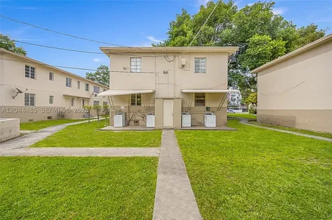 931 SW 3rd Street Miami FL 33130