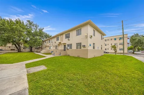 931 SW 3rd Street Miami FL 33130
