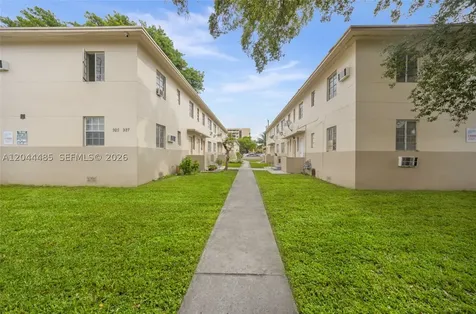 931 SW 3rd Street Miami FL 33130