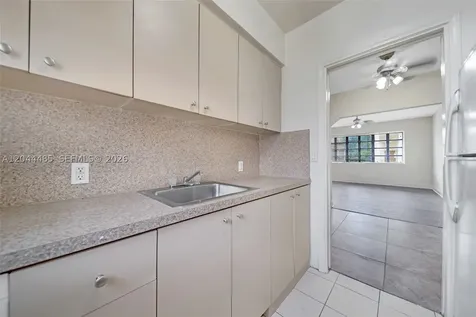 931 SW 3rd Street Miami FL 33130