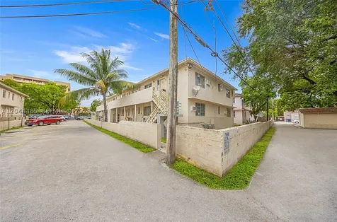 931 SW 3rd Street Miami FL 33130