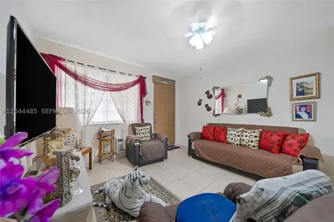 931 SW 3rd Street Miami FL 33130