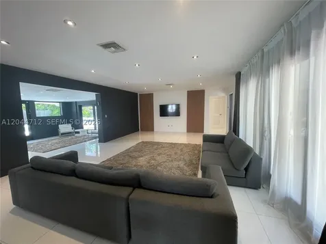 2115 Alamanda Drive North Miami FL 33181