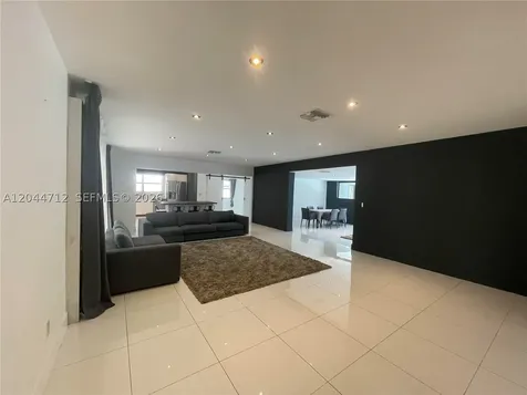 2115 Alamanda Drive North Miami FL 33181