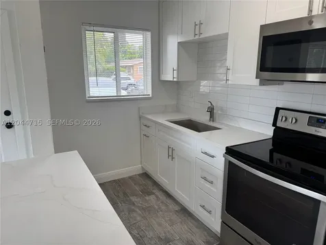 495 NW 43rd Court Oakland Park FL 33309