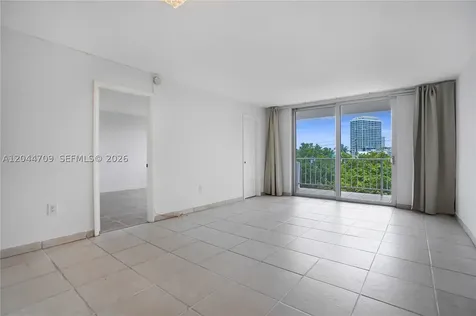 6900 Bay Drive Miami Beach FL 33141