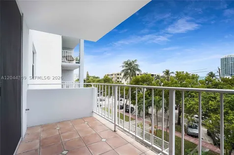 6900 Bay Drive Miami Beach FL 33141