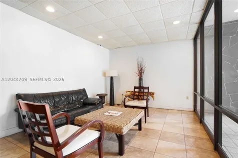 6900 Bay Drive Miami Beach FL 33141