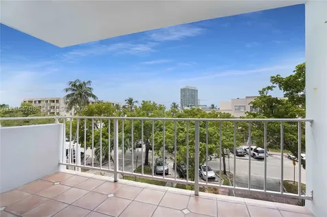 6900 Bay Drive Miami Beach FL 33141