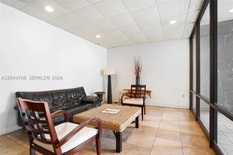 6900 Bay Drive Miami Beach FL 33141