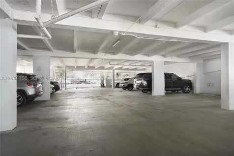 6900 Bay Drive Miami Beach FL 33141