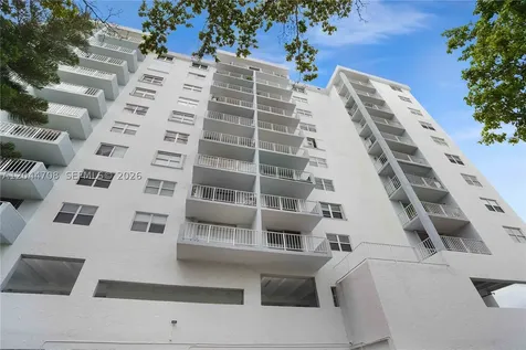 6900 Bay Drive Miami Beach FL 33141