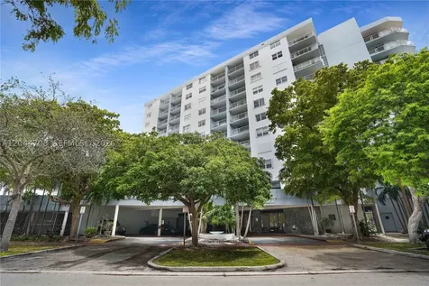6900 Bay Drive Miami Beach FL 33141