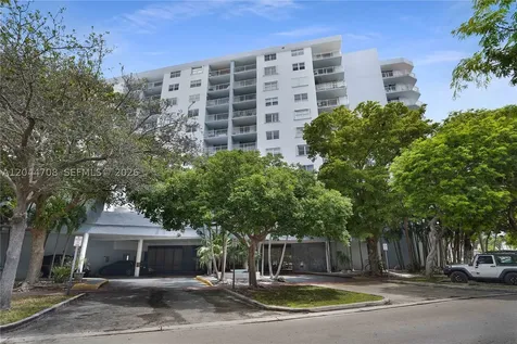 6900 Bay Drive Miami Beach FL 33141