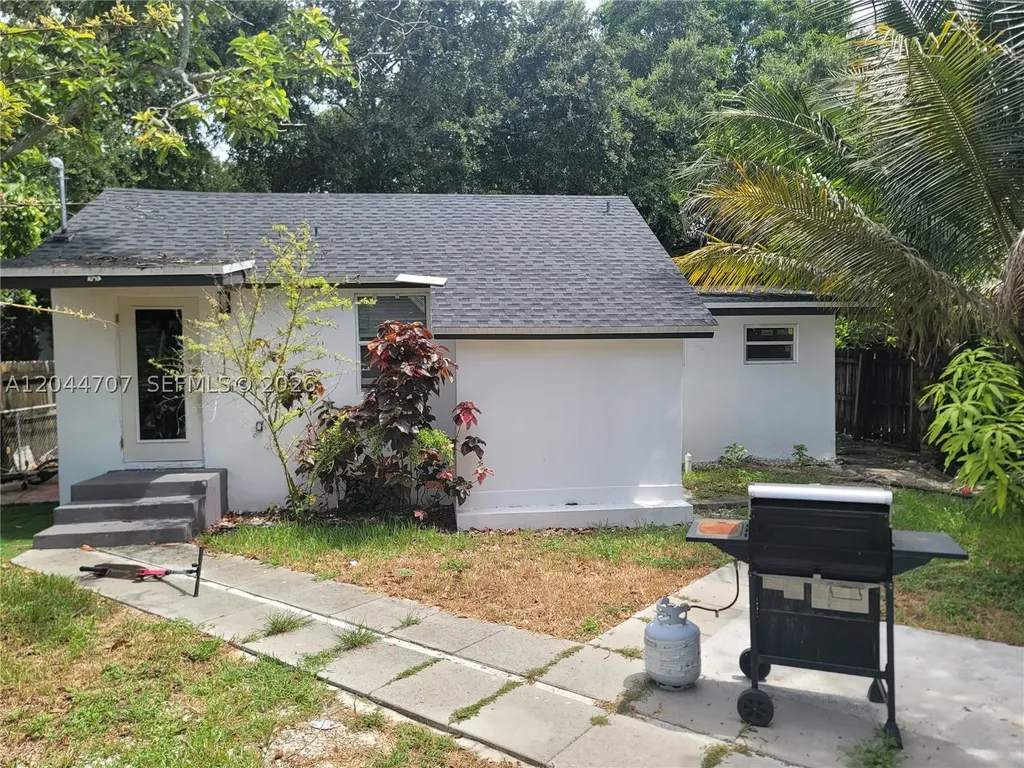 512 NW 96th Street Miami FL 33150