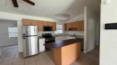 1525 NW 18th Court Fort Lauderdale FL 33311