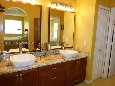 9026 SW 160th Terrace Palmetto Bay FL 33157