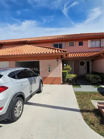20 San Simeon Way Miami FL 33179