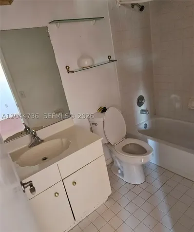 20 San Simeon Way Miami FL 33179