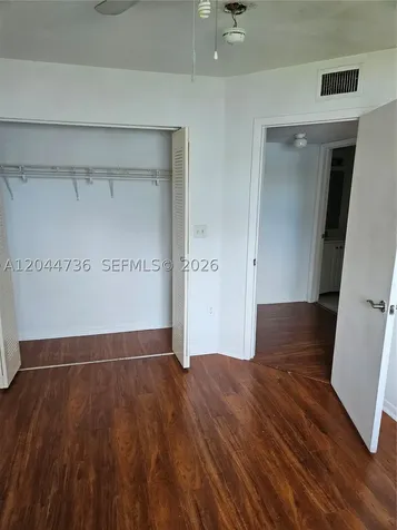20 San Simeon Way Miami FL 33179