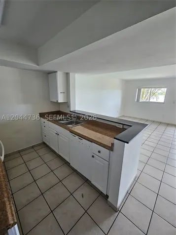 20 San Simeon Way Miami FL 33179