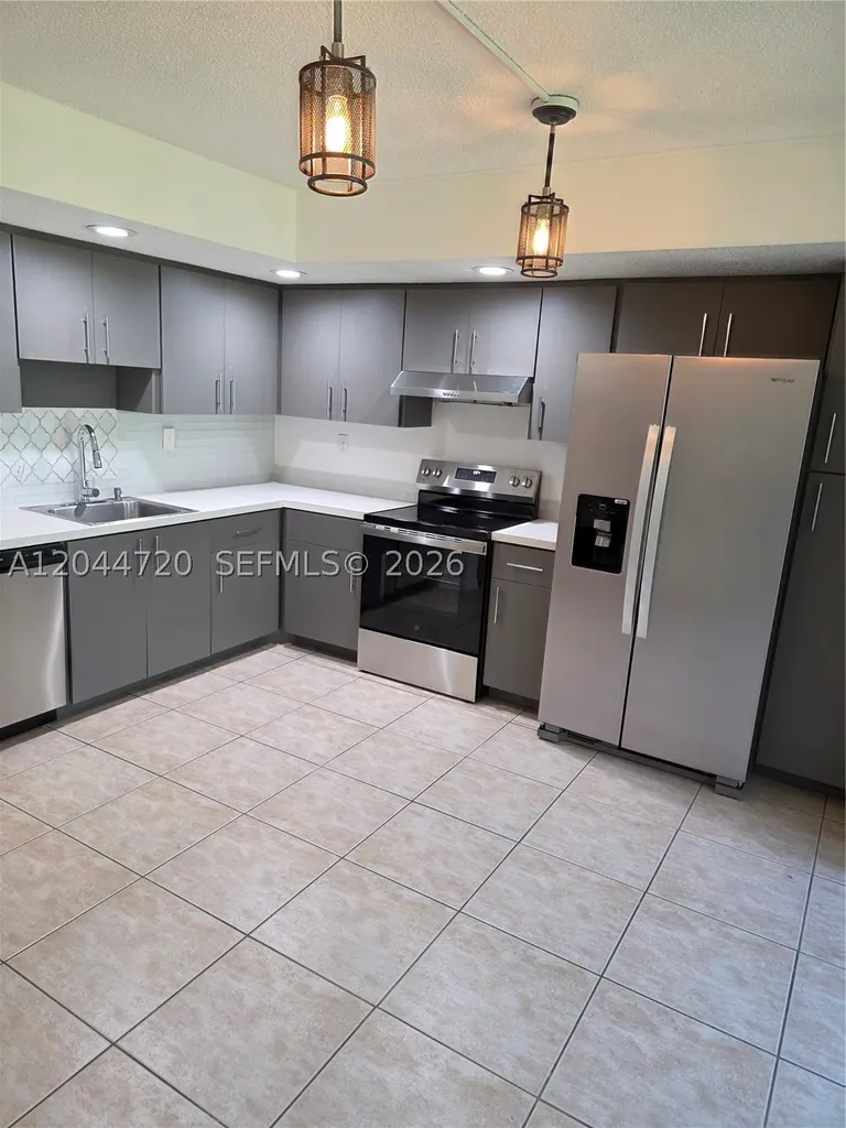 8065 SW 107th Avenue Miami FL 33173