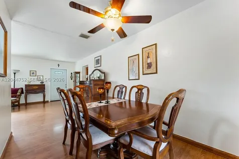 7281 SW 13th Terrace Miami FL 33144