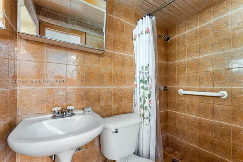 7281 SW 13th Terrace Miami FL 33144