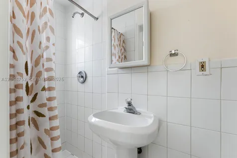 7281 SW 13th Terrace Miami FL 33144