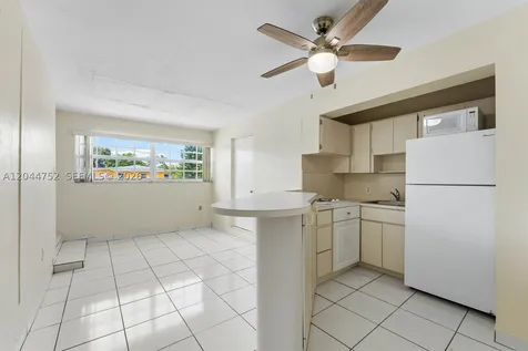 7281 SW 13th Terrace Miami FL 33144