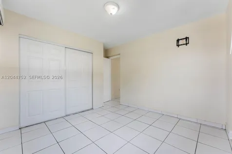7281 SW 13th Terrace Miami FL 33144