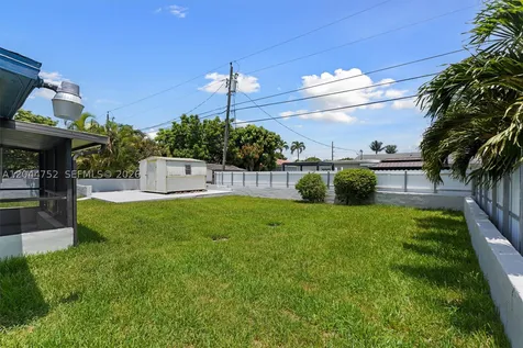 7281 SW 13th Terrace Miami FL 33144