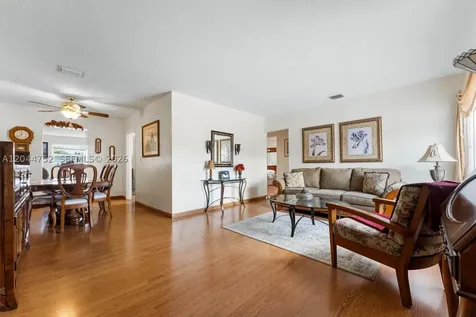 7281 SW 13th Terrace Miami FL 33144
